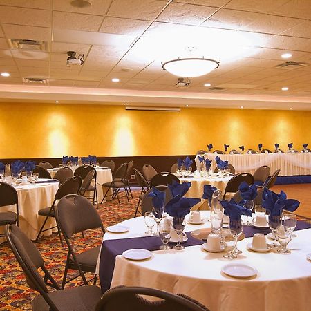 Park West Inn Уинипег Екстериор снимка