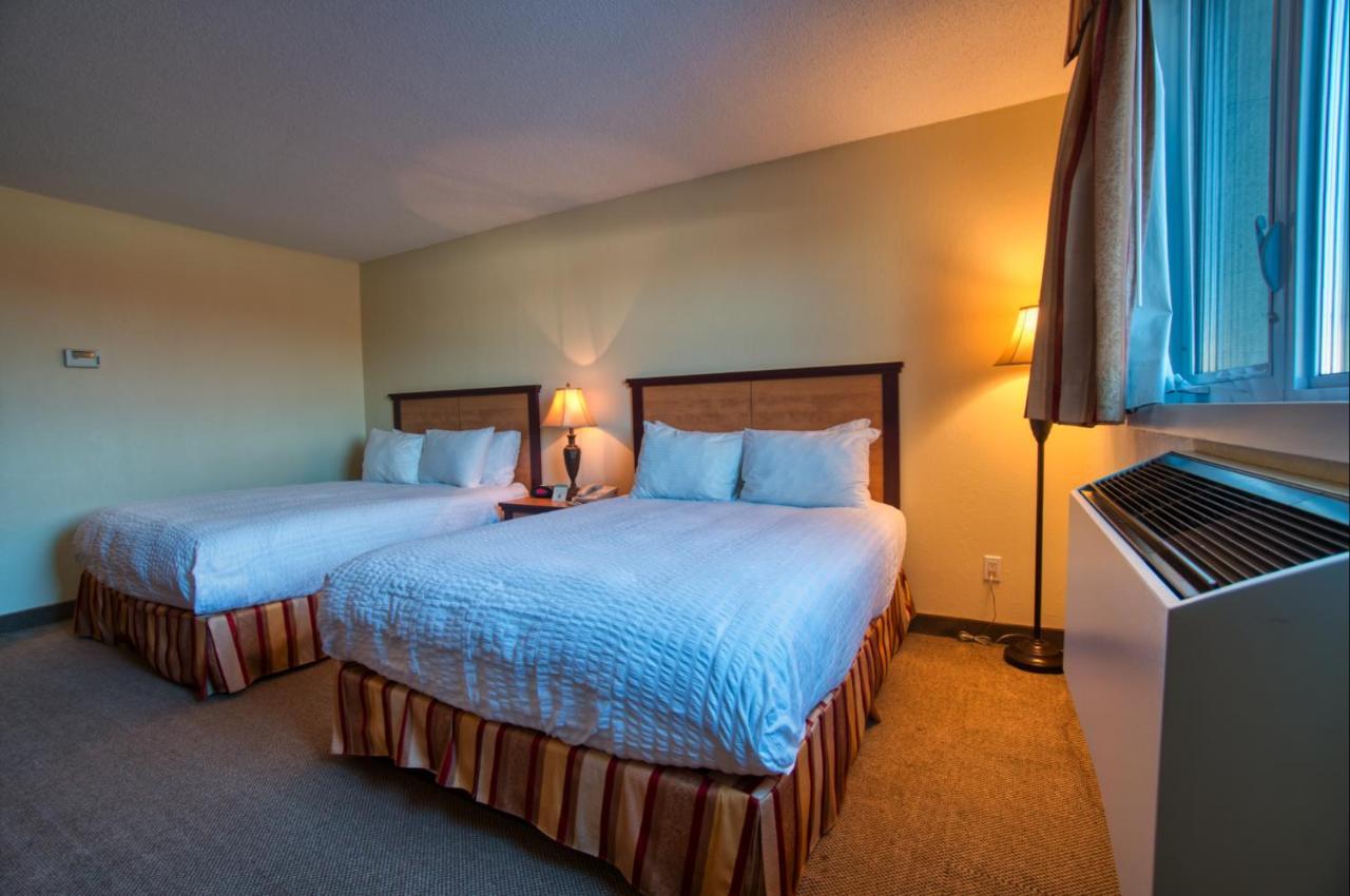 Park West Inn Уинипег Екстериор снимка