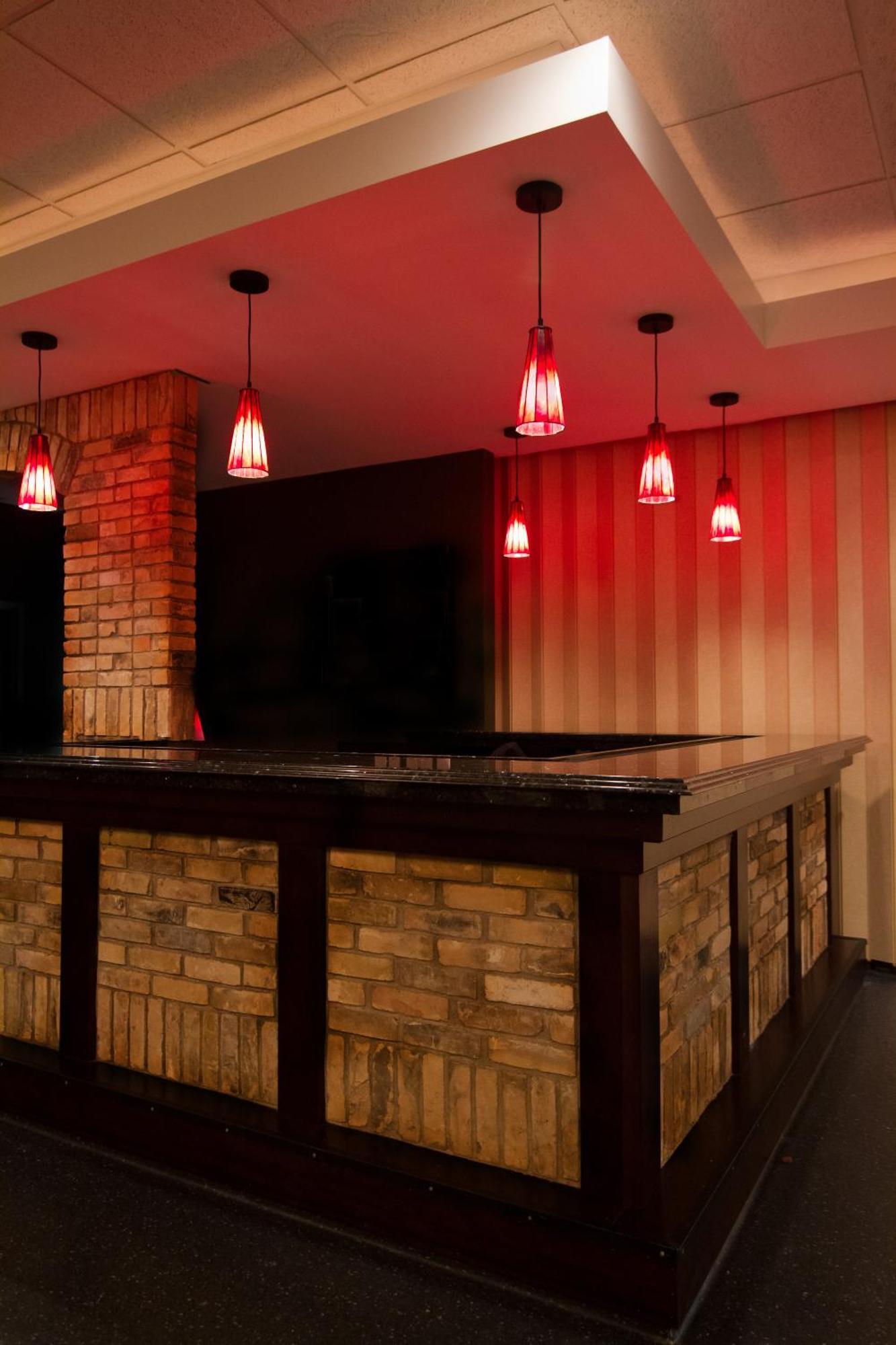 Park West Inn Уинипег Екстериор снимка