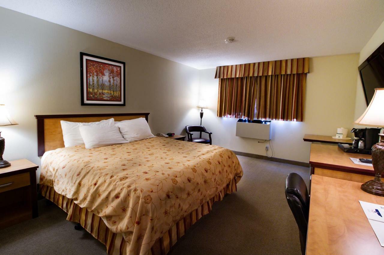 Park West Inn Уинипег Екстериор снимка